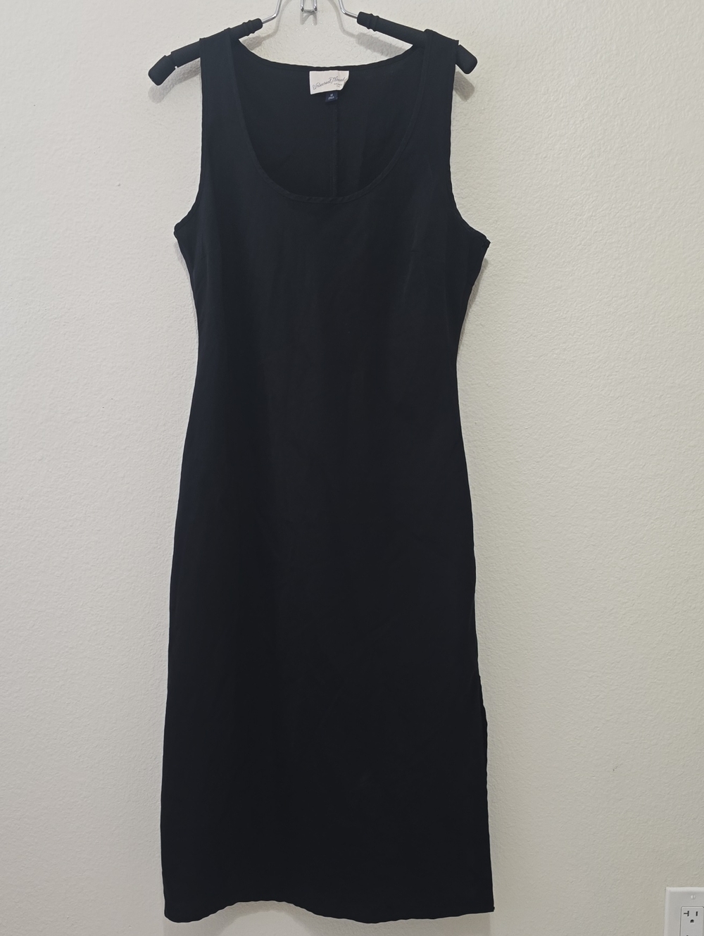 Universal Thread Black‎ Sleeveless Scoop-Neck Midi Dress